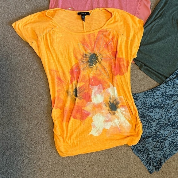 Bundle of 4 Women’s Short Sleeve Tops Floral Cold Shoulder Linen Ruched Size M - Picture 2 of 15